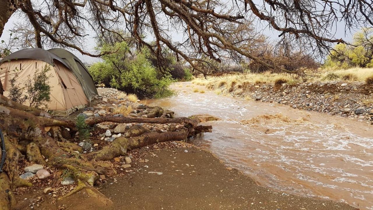 Tsauchab River Camp Villa Сесрием Екстериор снимка